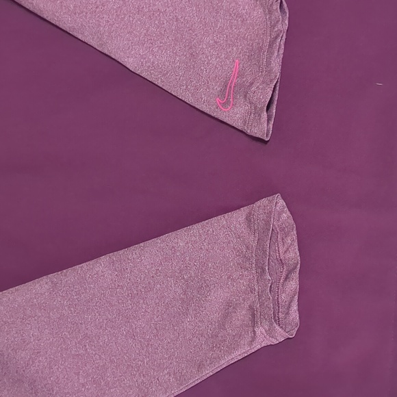 2 Nike tops - Picture 2 of 11